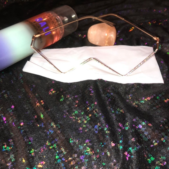 V-shaped Diamond Glasses NWOT - Picture 7 of 13